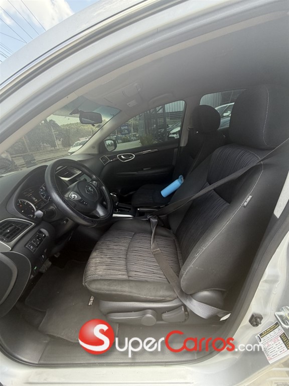 2019 Nissan Sentra — foto 8 / 8