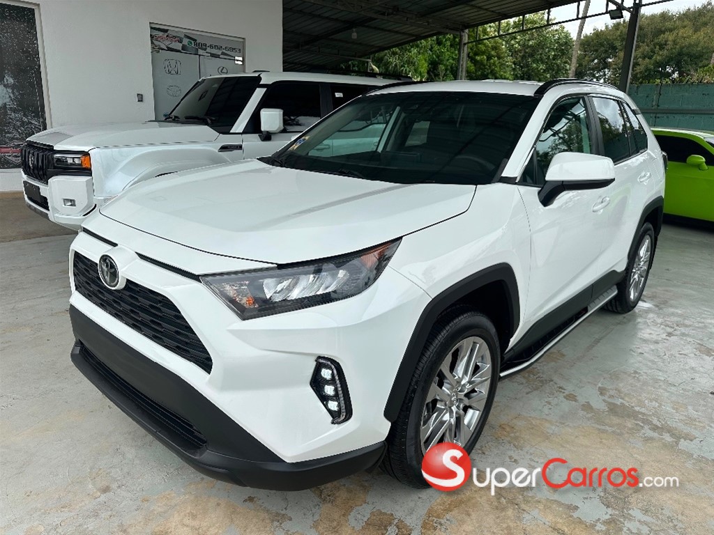 2021 Toyota RAV4 LE — foto 1 / 9
