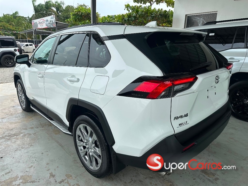 2021 Toyota RAV4 LE — foto 3 / 9