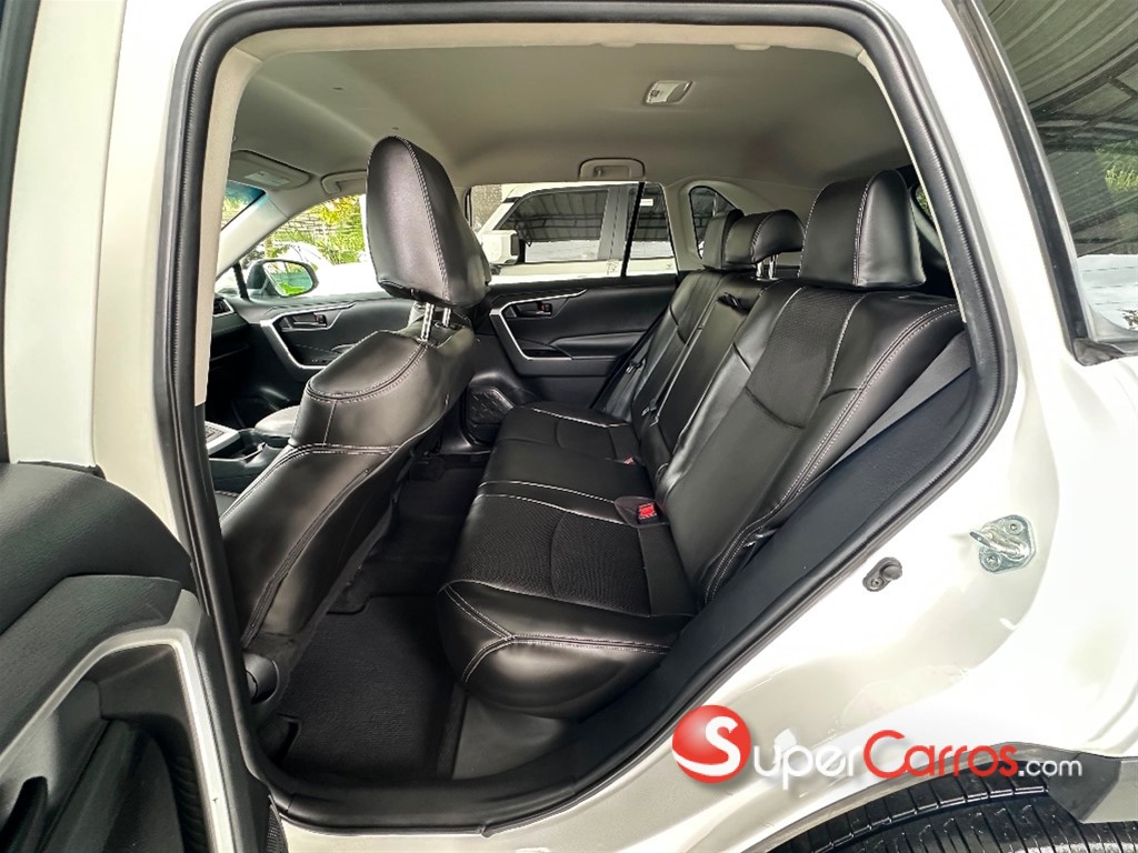 2021 Toyota RAV4 LE — foto 8 / 9