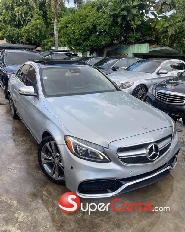 2017 Mercedes-Benz Clase C 300 4 Matic