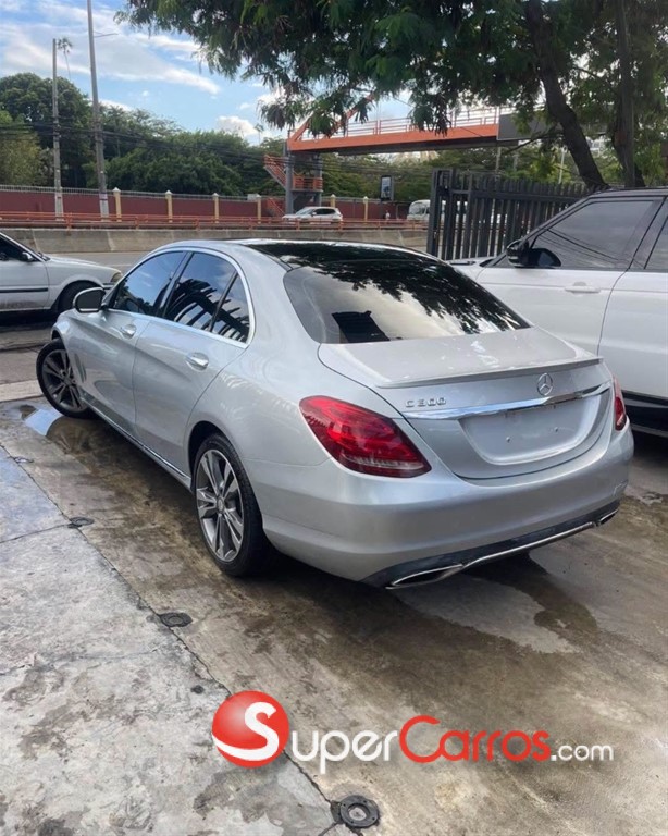 2017 Mercedes-Benz Clase C 300 4 Matic — foto 3 / 9
