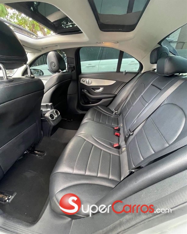 2017 Mercedes-Benz Clase C 300 4 Matic — foto 6 / 9