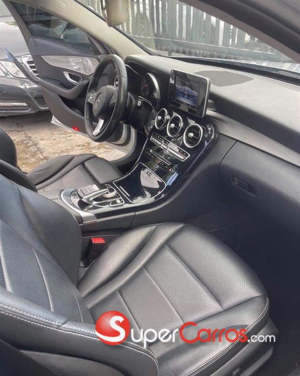 2017 Mercedes-Benz Clase C 300 4 Matic — foto 9 / 9