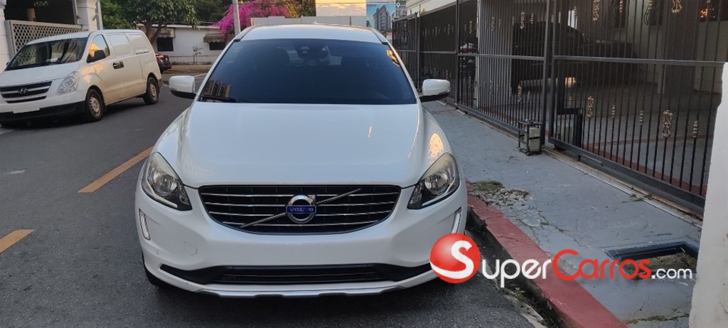 2016 Volvo XC60 — foto 1 / 9