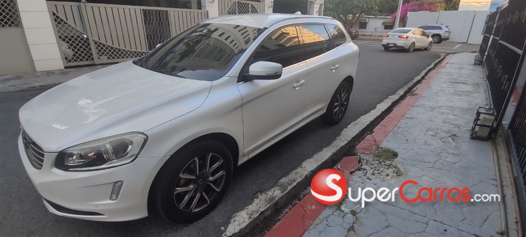 2016 Volvo XC60 — foto 2 / 9