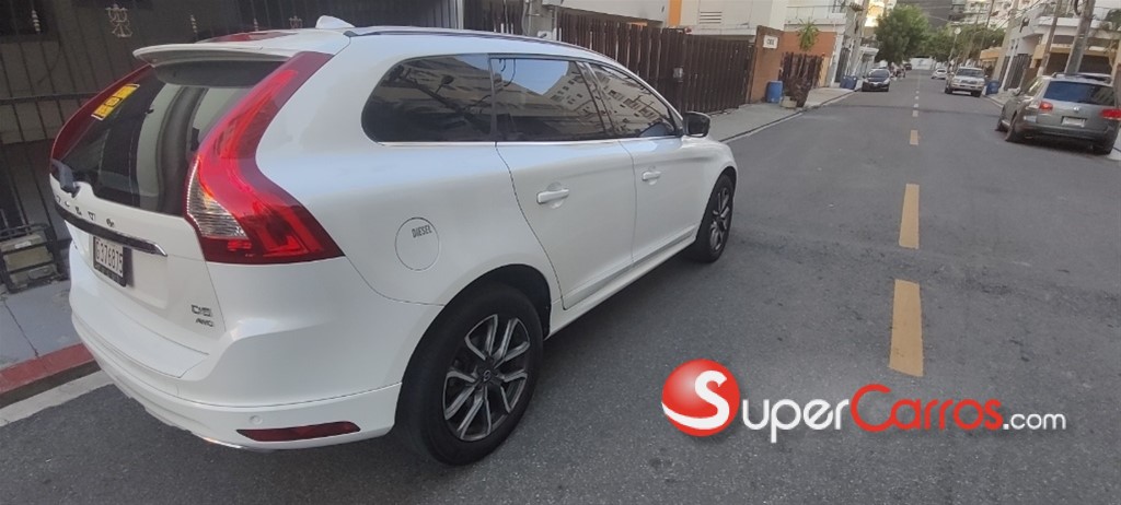2016 Volvo XC60 — foto 4 / 9