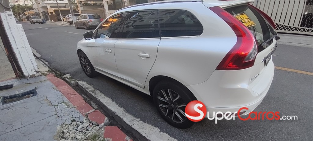 2016 Volvo XC60 — foto 5 / 9
