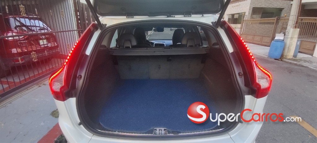2016 Volvo XC60 — foto 6 / 9