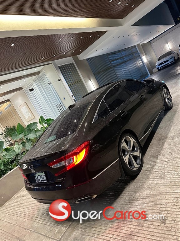 2018 Honda Accord Touring — foto 6 / 7
