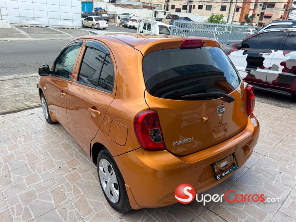 2020 Nissan March — foto 8 / 9