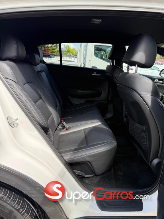 2020 Kia Sportage S — foto 9 / 12