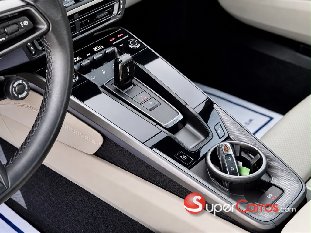 2021 Porsche 911 Carrera — foto 8 / 12