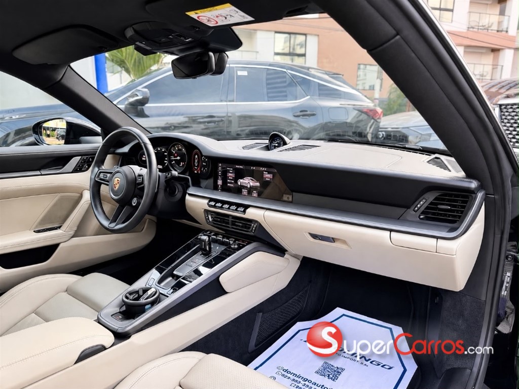 2021 Porsche 911 Carrera — foto 9 / 12