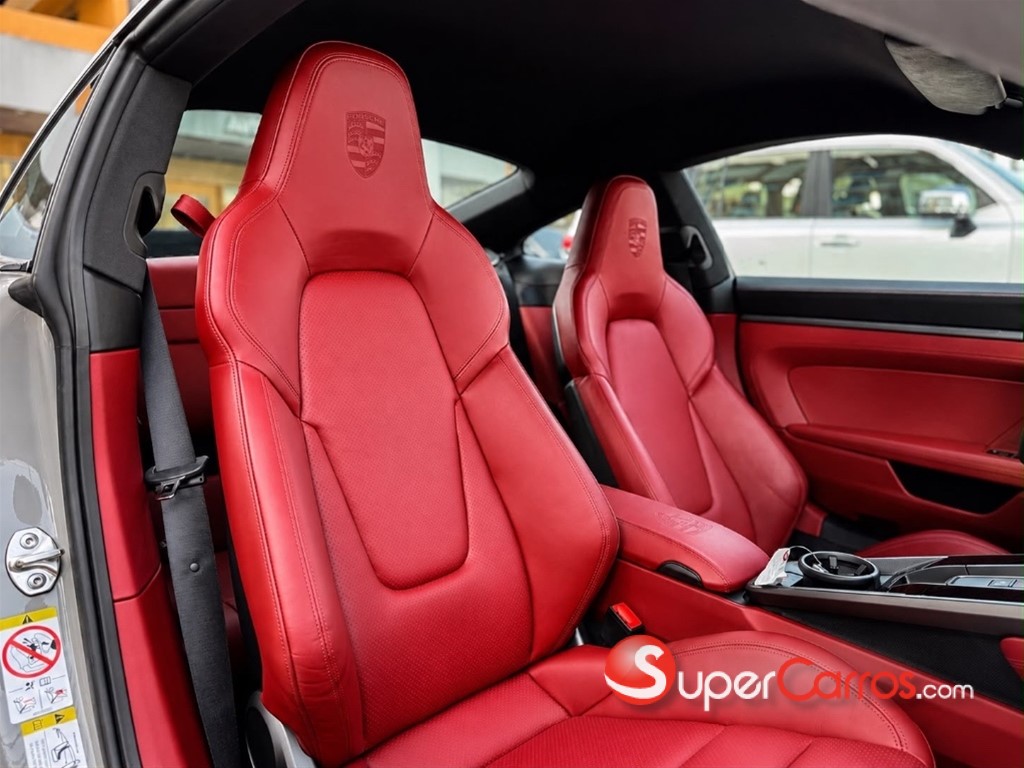 2024 Porsche 911 Carrera — foto 6 / 12