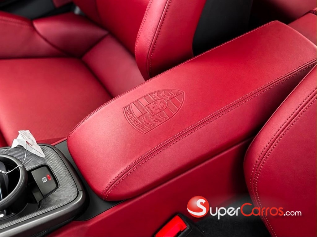 2024 Porsche 911 Carrera — foto 9 / 12