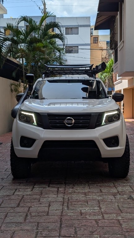 2017 Nissan Frontier LE — foto 2 / 12