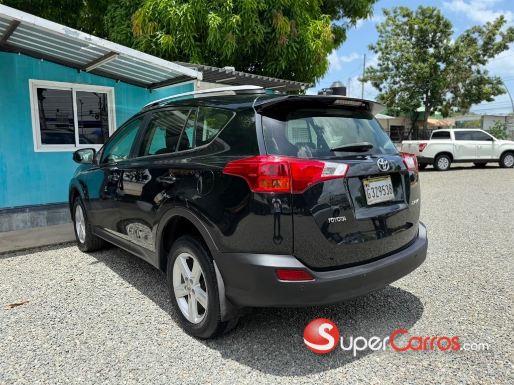 2015 Toyota RAV4 LE — foto 4 / 12