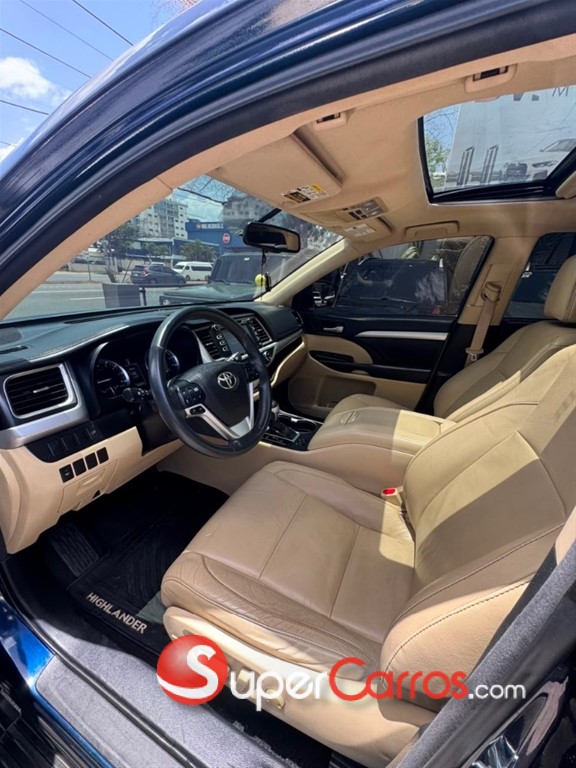 2016 Toyota Highlander XLE — foto 4 / 10