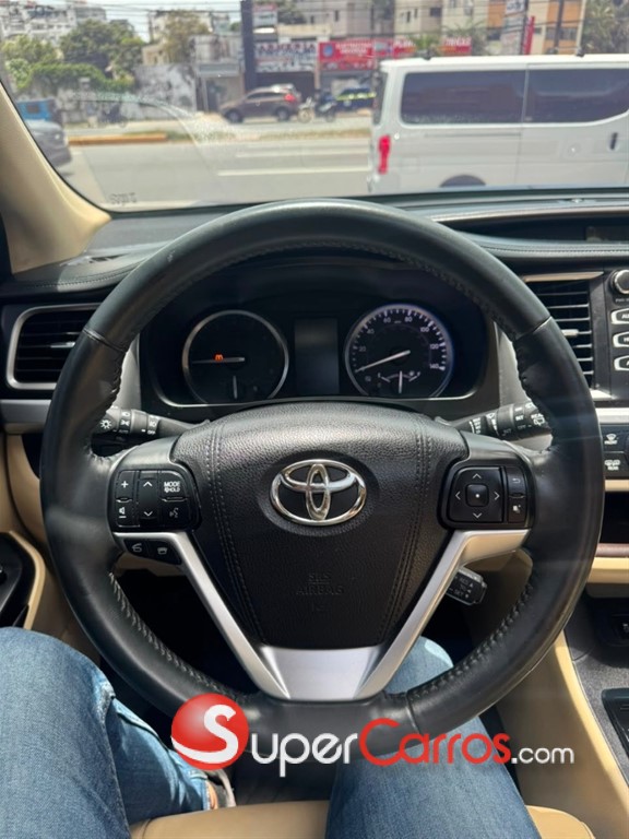 2016 Toyota Highlander XLE — foto 7 / 10