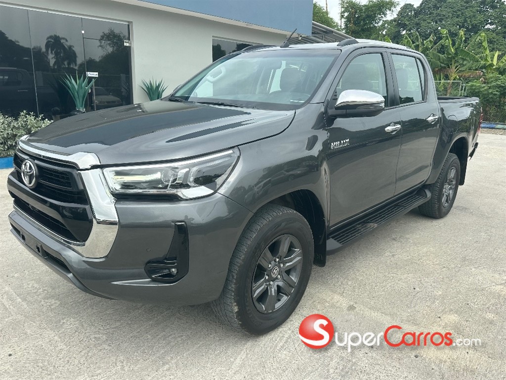 2023 Toyota Hilux SRV