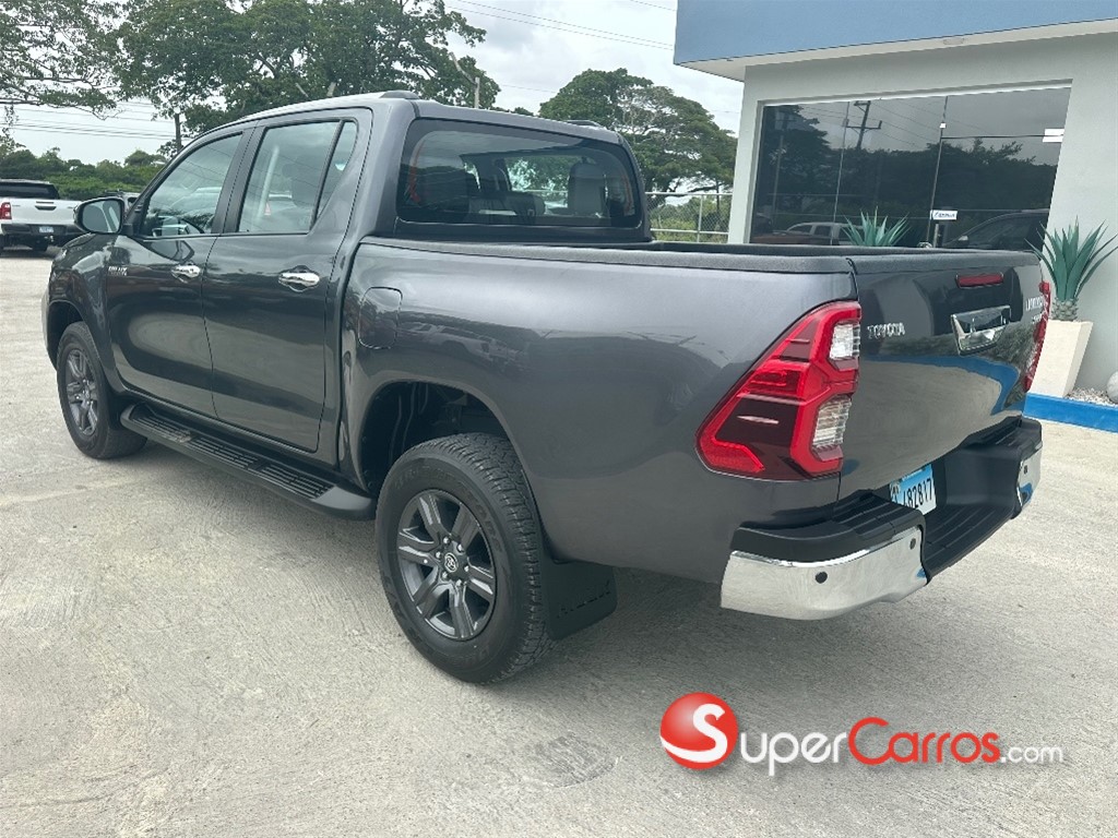 2023 Toyota Hilux SRV — foto 4 / 7