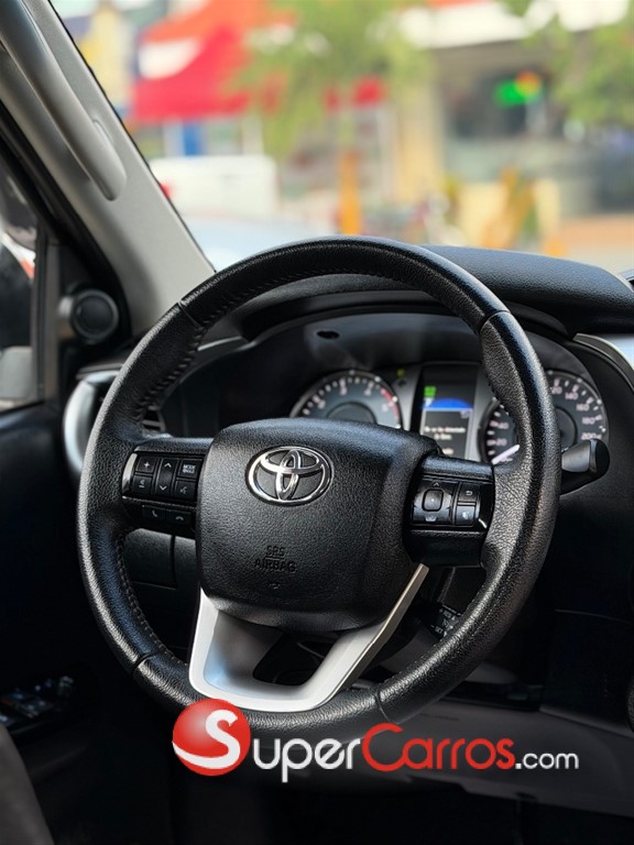2021 Toyota Hilux SRV — foto 11 / 12