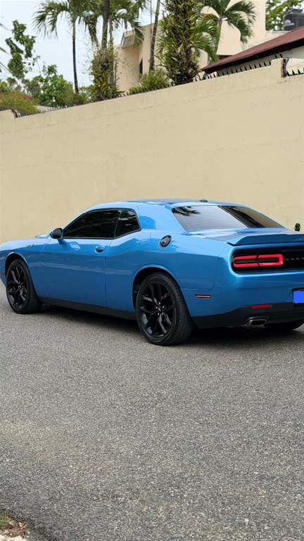 2019 Dodge Avenger SXT — foto 4 / 12