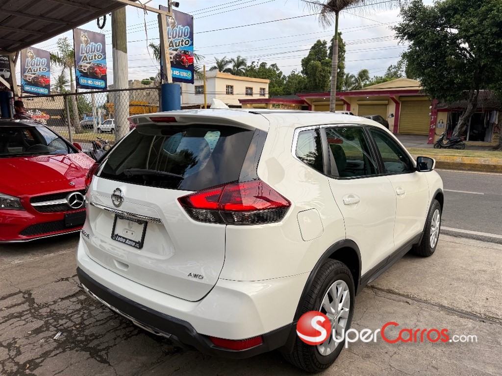 2020 Nissan Rogue SV — foto 5 / 12