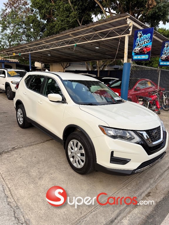 2020 Nissan Rogue SV — foto 7 / 12