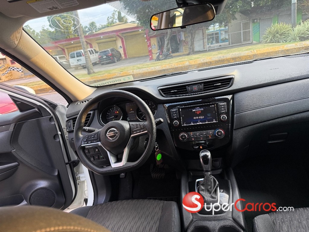 2020 Nissan Rogue SV — foto 10 / 12