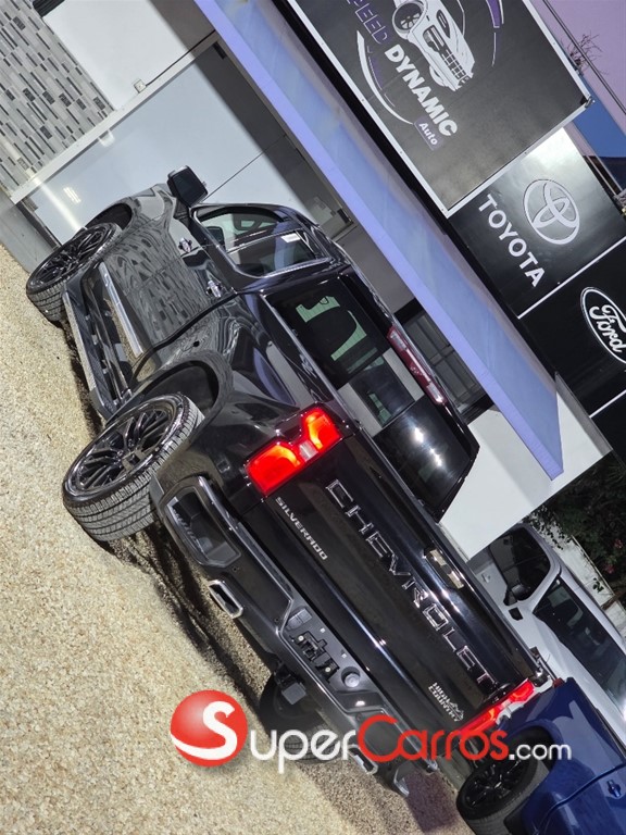 2023 Chevrolet Silverado High Country Duramax — foto 11 / 12