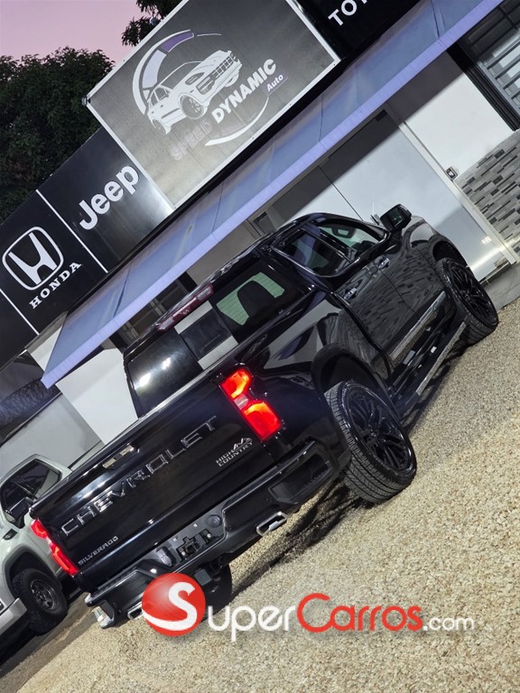 2023 Chevrolet Silverado High Country Duramax — foto 12 / 12