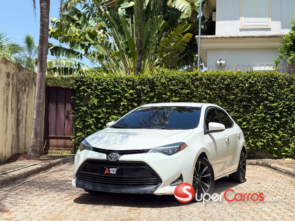 2017 Toyota Corolla — foto 1 / 9