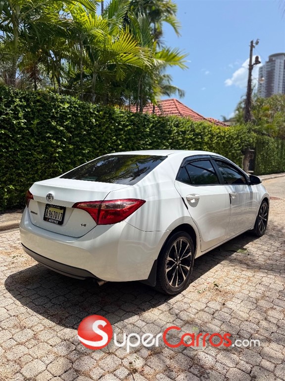 2017 Toyota Corolla — foto 5 / 9