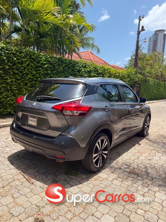 2020 Nissan Kicks SV — foto 4 / 9