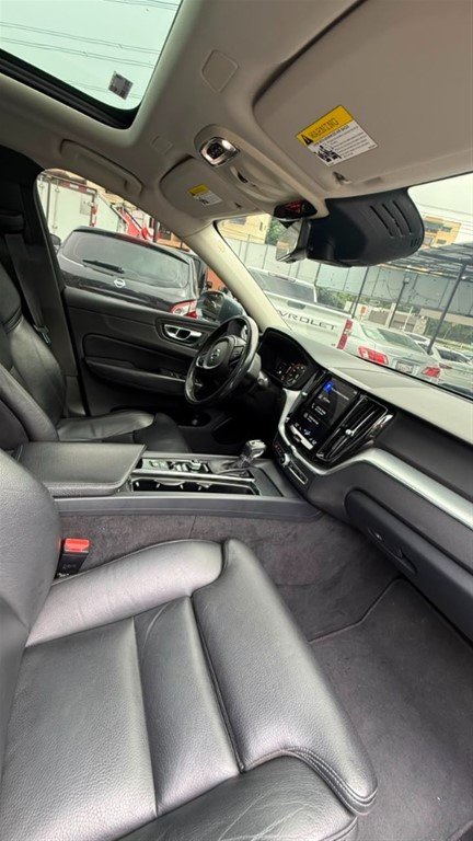 2019 Volvo XC60 Momentum T5 — foto 3 / 11