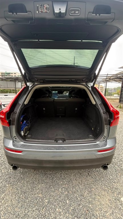 2019 Volvo XC60 Momentum T5 — foto 4 / 11