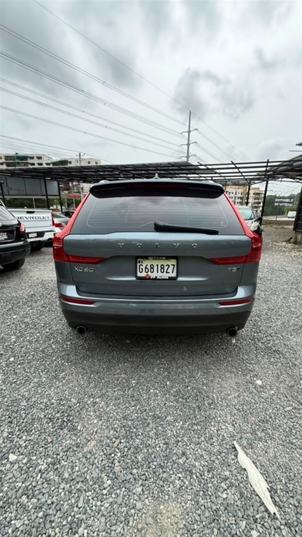 2019 Volvo XC60 Momentum T5 — foto 10 / 11