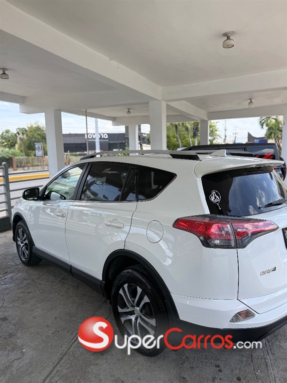 2016 Toyota RAV4 LE — foto 6 / 11