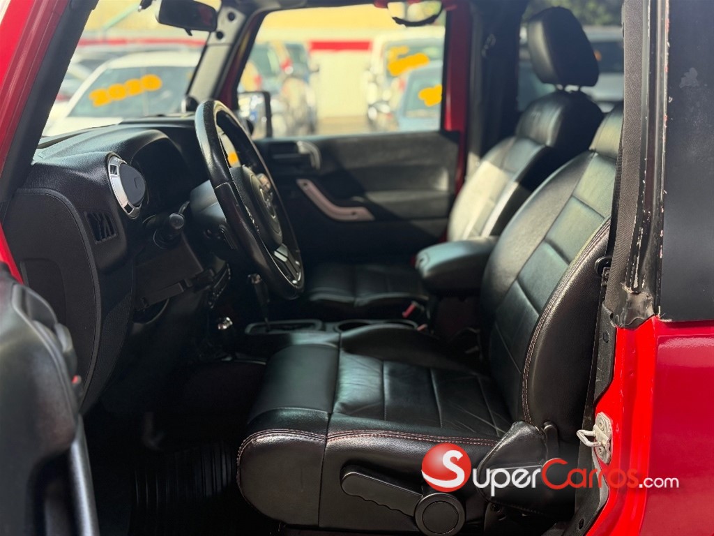 2011 Jeep Wrangler Sahara — foto 8 / 12