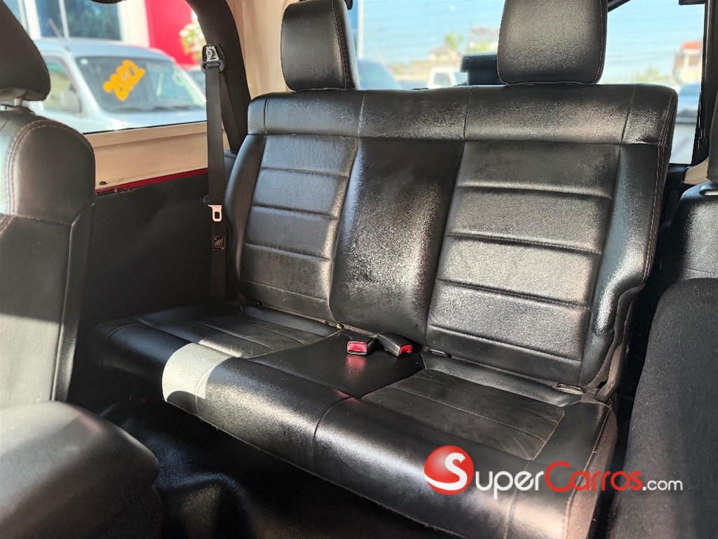 2011 Jeep Wrangler Sahara — foto 11 / 12