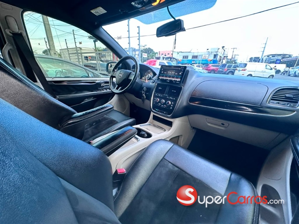 2017 Dodge Caravan SXT — foto 2 / 7