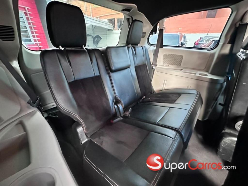 2017 Dodge Caravan SXT — foto 3 / 7