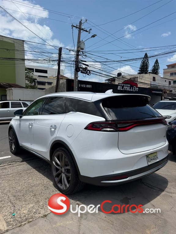 2022 BYD Tang — foto 5 / 6