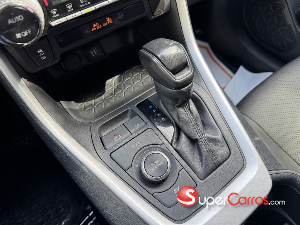 2024 Toyota RAV4 LE Hibrid — foto 11 / 12