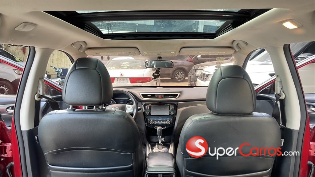 2015 Nissan Rogue — foto 8 / 12