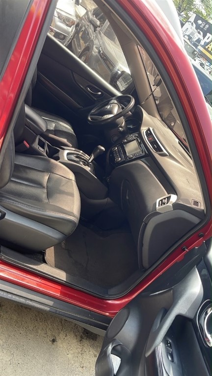 2015 Nissan Rogue — foto 11 / 12