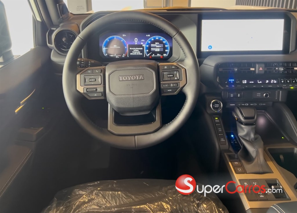 2027 Toyota Land Cruiser Prado Adventure — foto 8 / 11