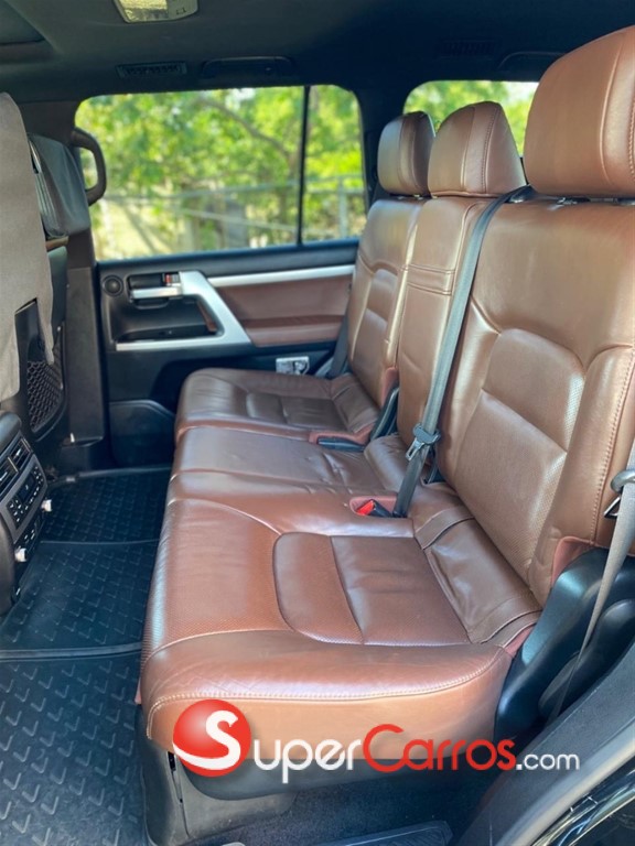 2016 Toyota Land Cruiser 300 VX-R — foto 10 / 12